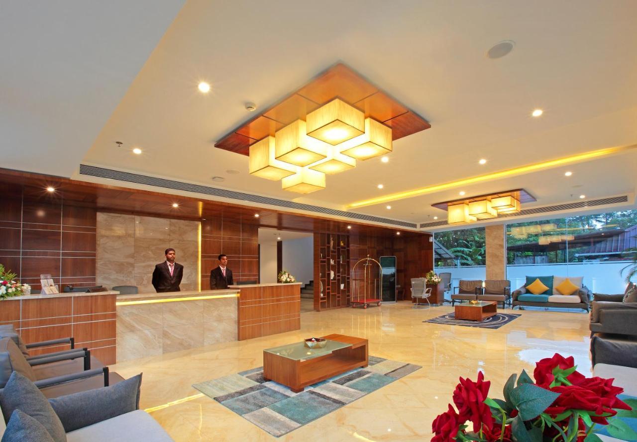 Hotel Ceasar Palace Thodupuzha Exterior foto