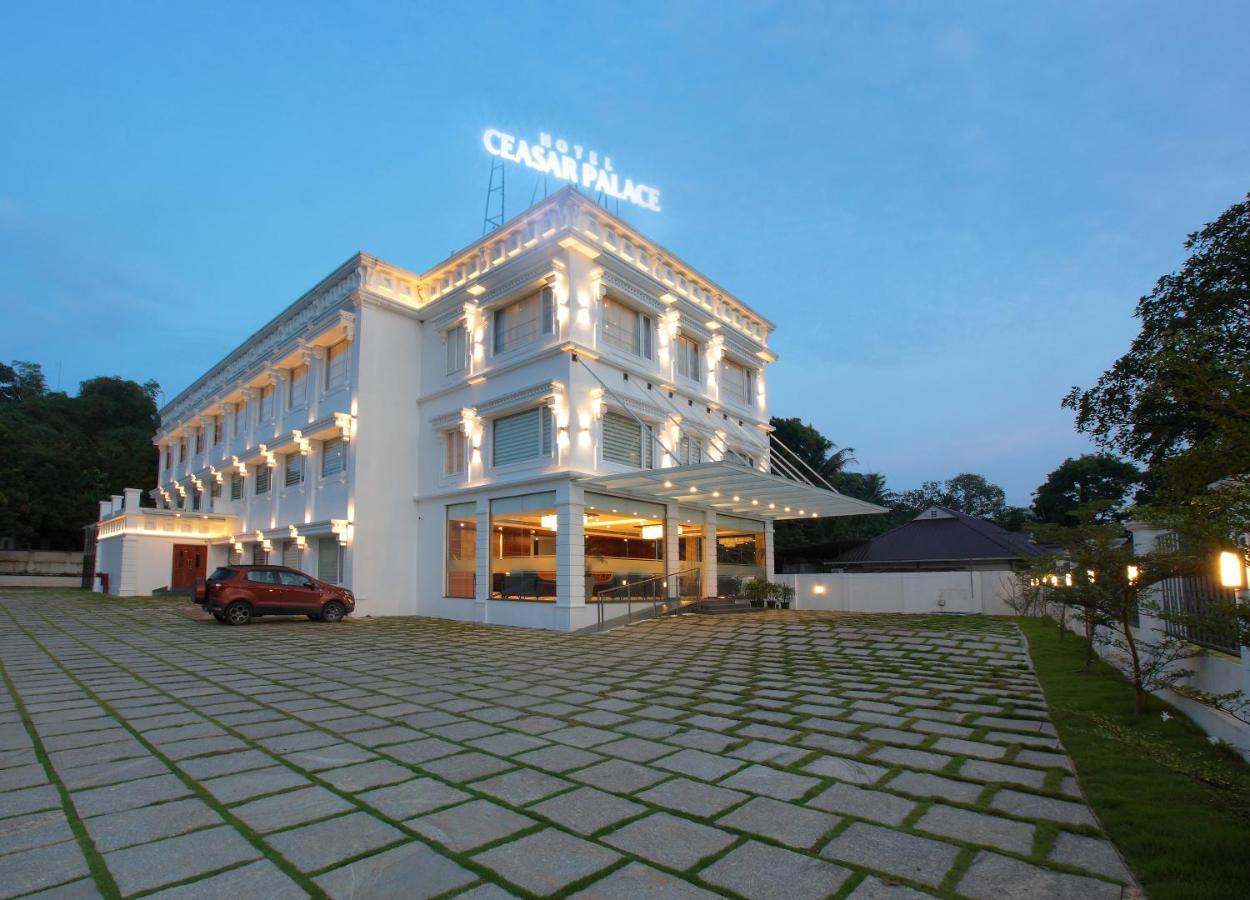 Hotel Ceasar Palace Thodupuzha Exterior foto