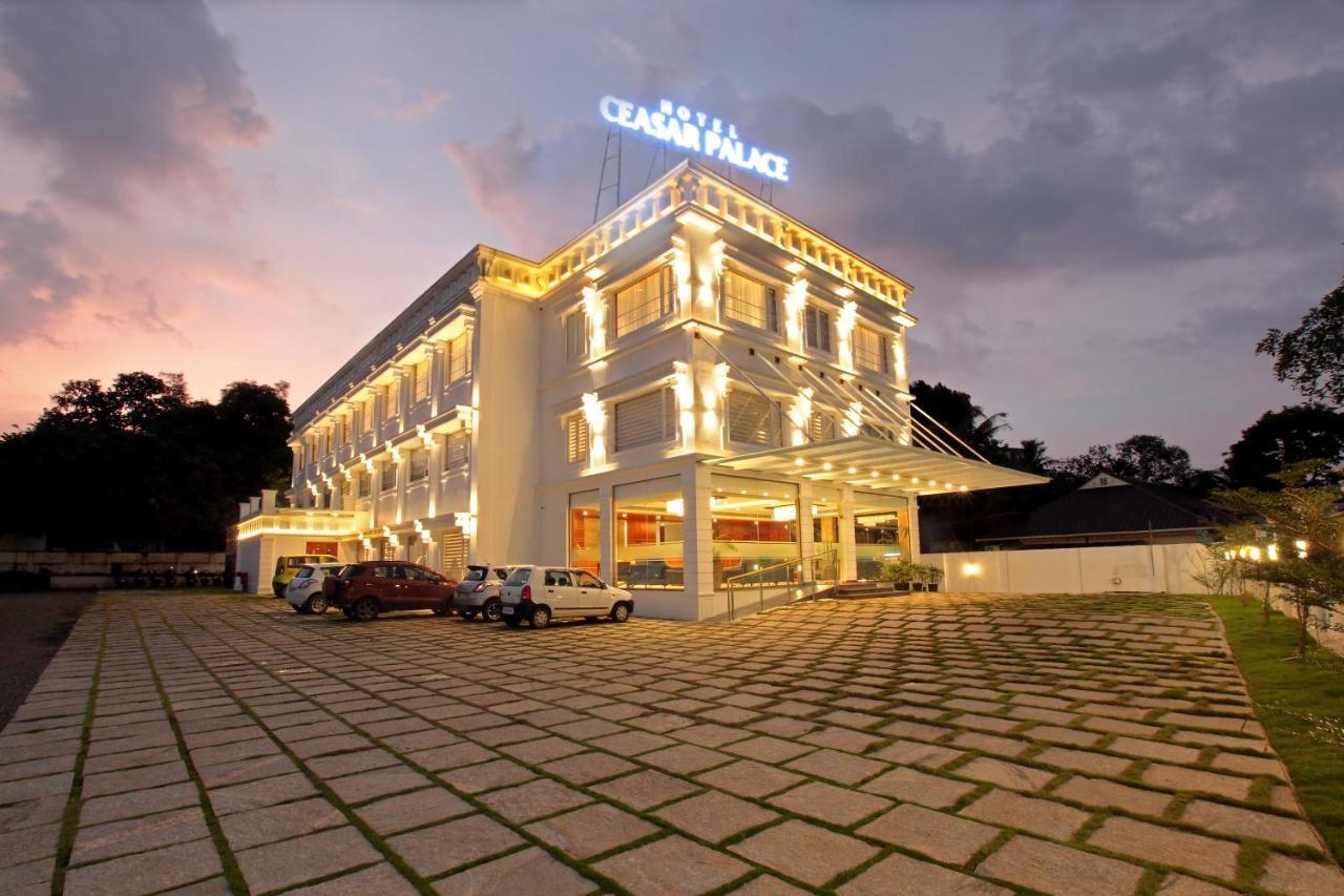 Hotel Ceasar Palace Thodupuzha Exterior foto